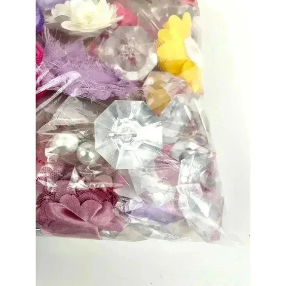 Flowers Rose Acrylic Diamonds Craft Resins Assorted Random Lot 13OZ Destash Bulk - Picture 3 of 11